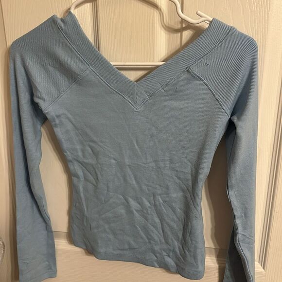 NWOT BDG long sleeve top with manufacturer defects size small - Picture 6 of 6